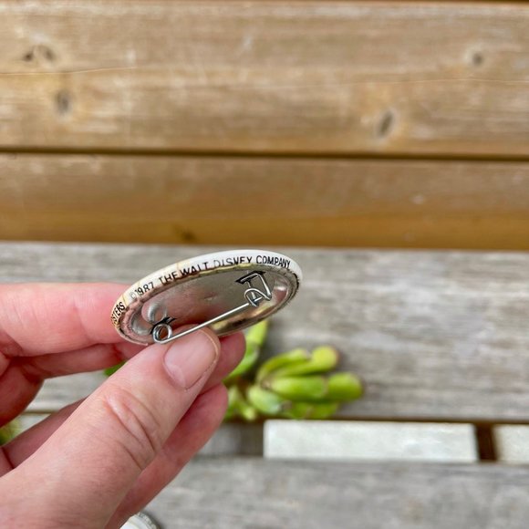 VINTAGE 80s 🐘 DUMBO + PINOCCHIO DISNEY PINS SET OF 2 . 1987 WALT DISNEY COMPANY - Picture 7 of 11